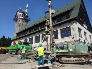 Hotel Královka, Bedřichov dokončeno