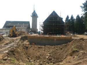 Hotel Královka, Bedřichov dokončeno