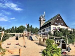 Hotel Královka, Bedřichov dokončeno