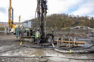 Praha 5 – Smíchov – Objekt OLOE, 51 vrtů x 199m, realizace