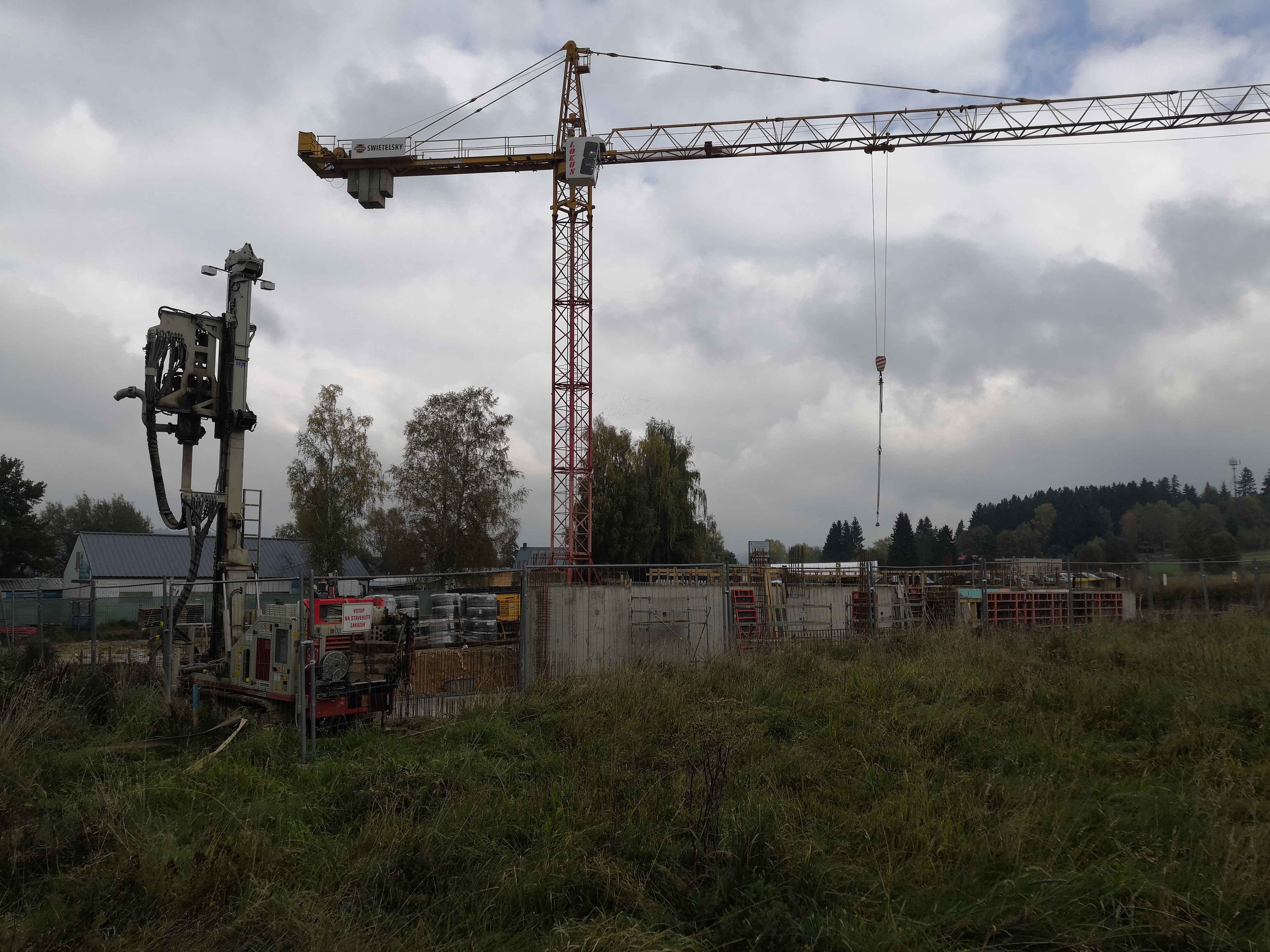 Vrty pro tepelné čerpadlo, Bytový dům Černá v Pošumaví