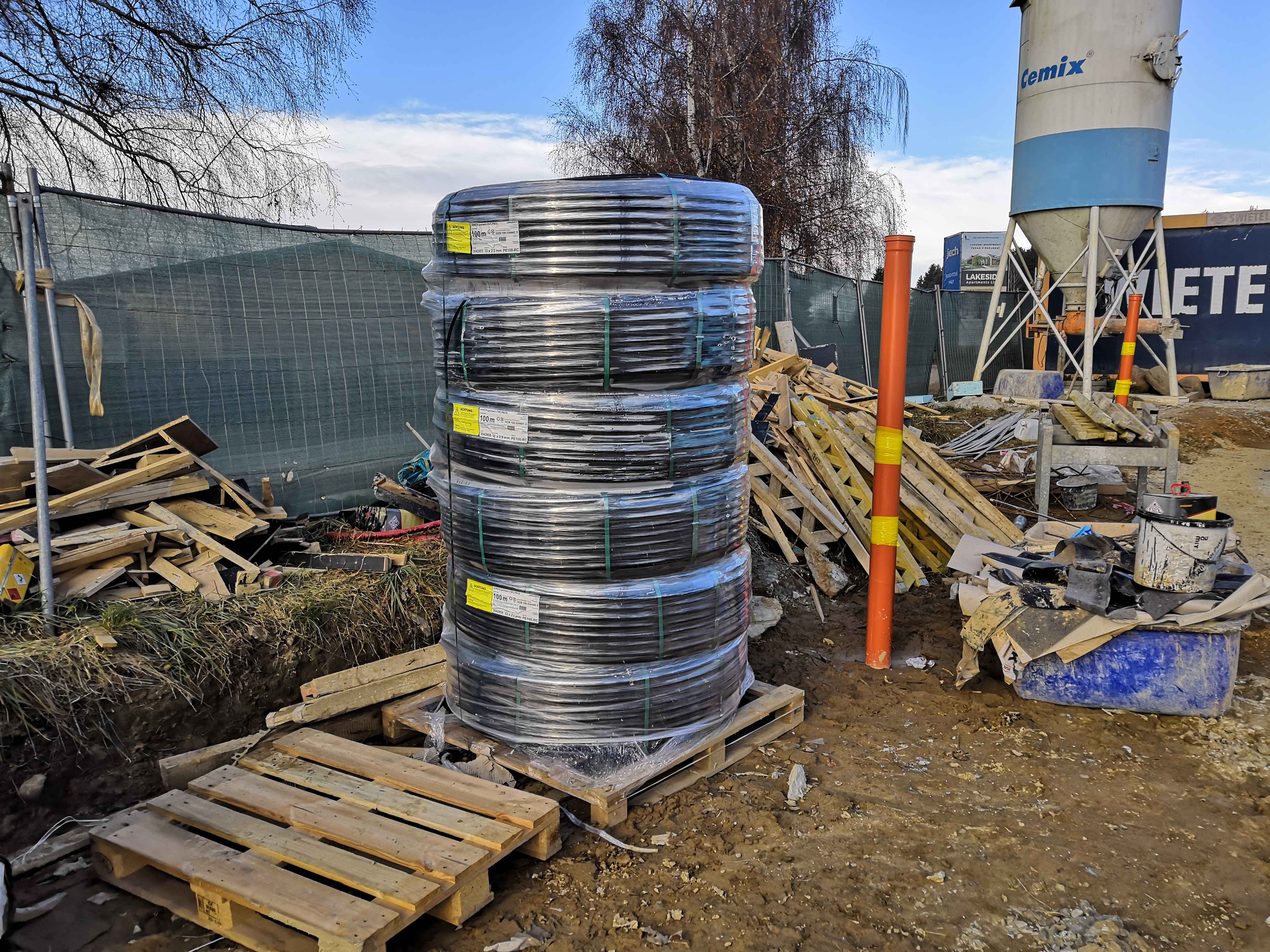 Vrty pro tepelné čerpadlo, Bytový dům Černá v Pošumaví