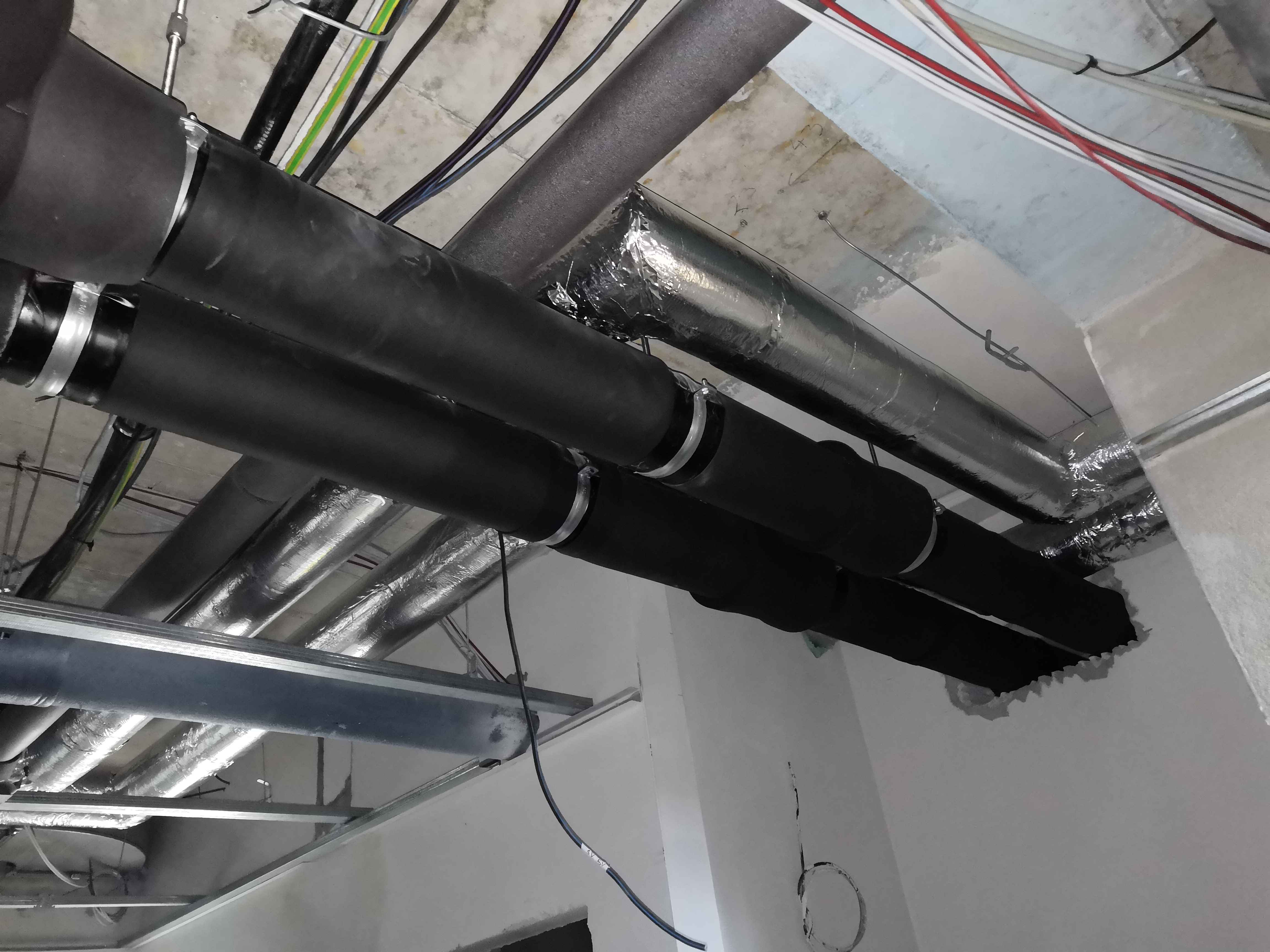 Vrty pro tepelné čerpadlo, Bytový dům Černá v Pošumaví