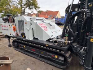 Nové vybavení – vrtná souprava, tahač, podvalník, nakladač